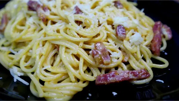 Esparguete à Carbonara