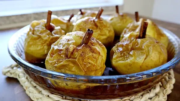 Maçã Assada com Canela