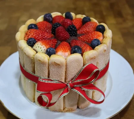 Charlotte de frutos vermelhos