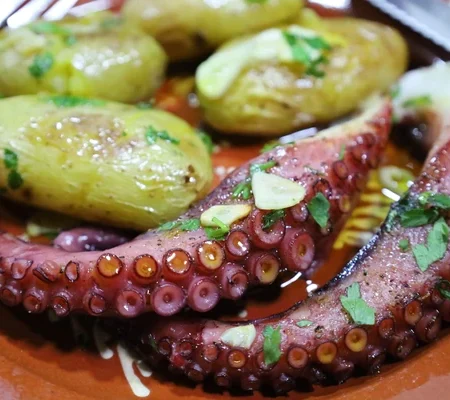 Polvo à lagareiro com batatas a murro